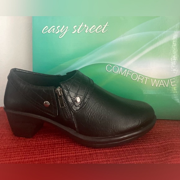 Womens Easy Street Black Comfort Mules - Picture 8 of 16